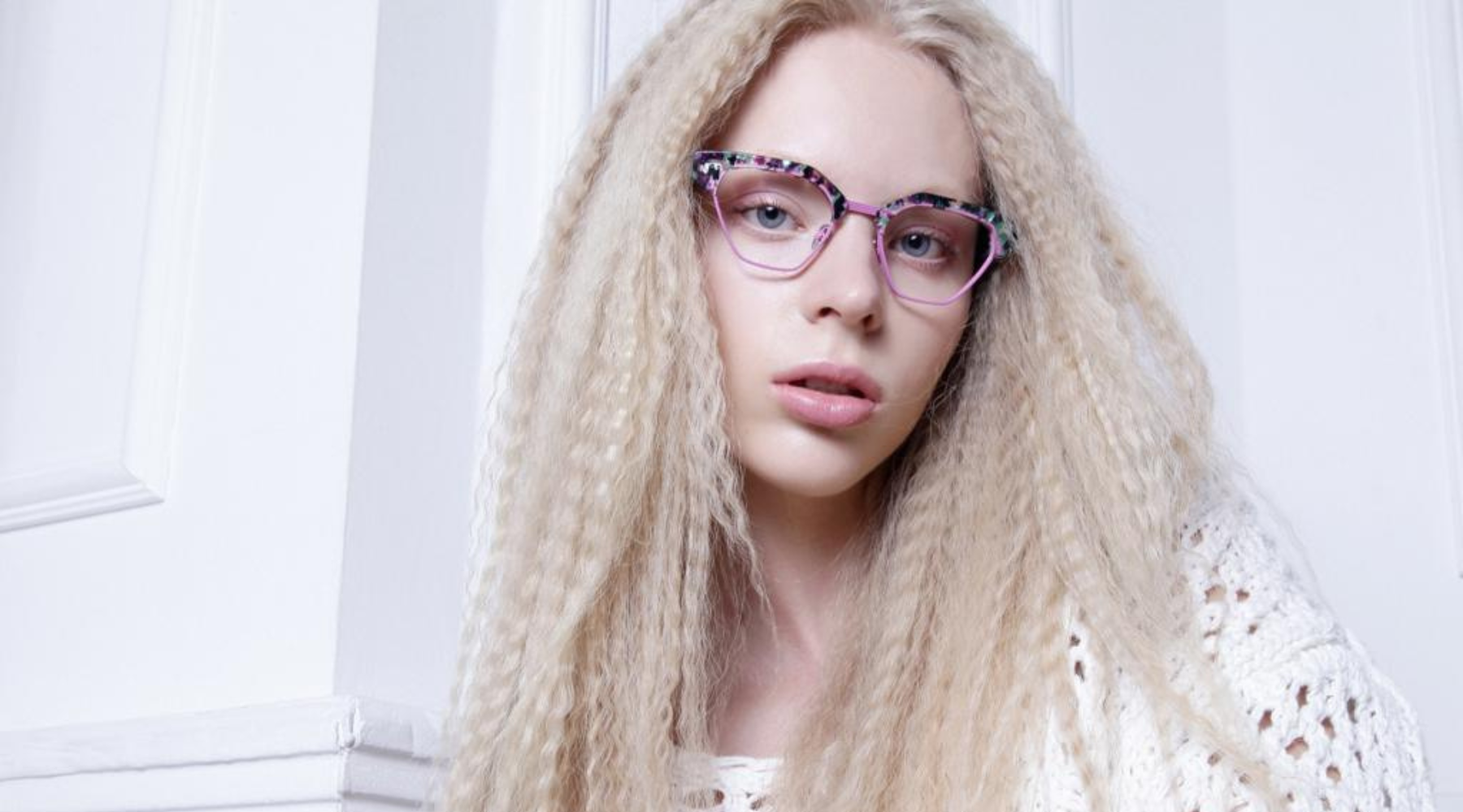 How to do the 'oversized' glasses look if you have a slim face.